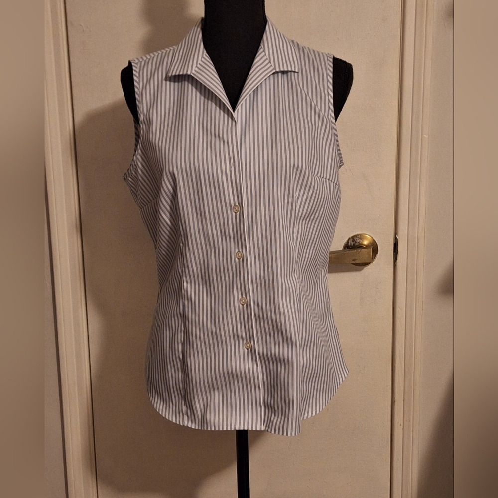 Collared Sleeveless Shirt